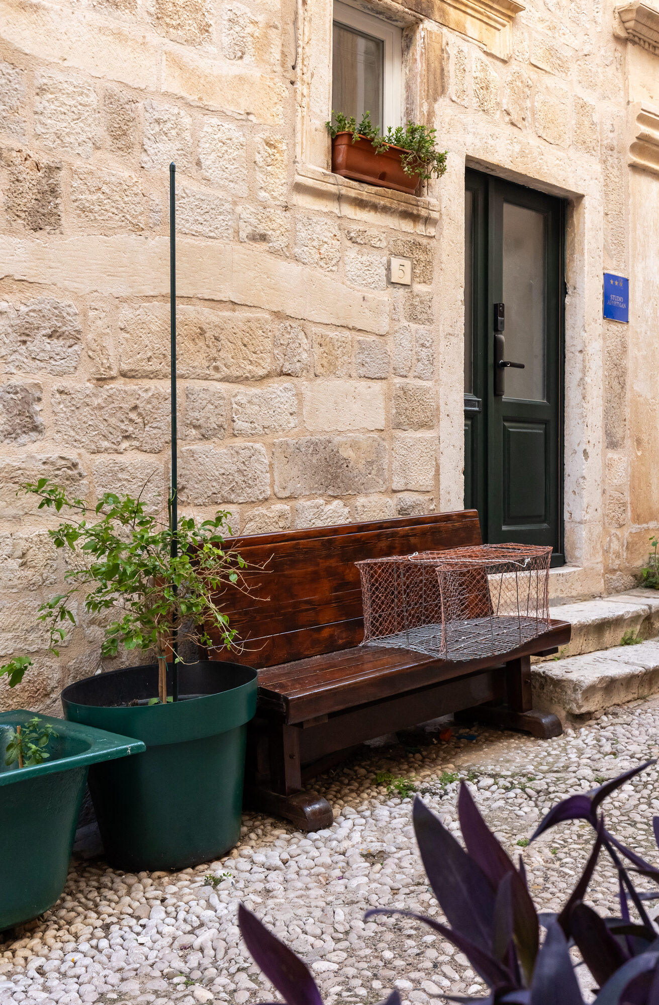 The front door at Bandureva 5